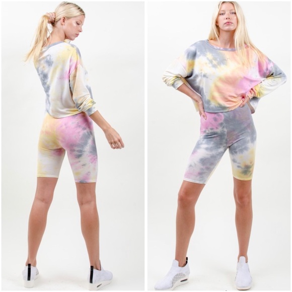 🆕Tie dye two piece top and shorts set - Picture 1 of 8